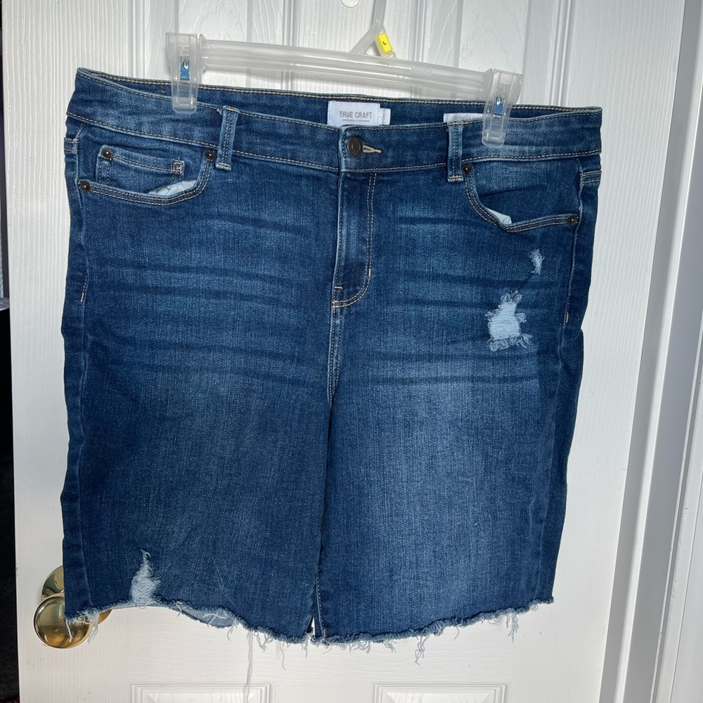 True craft Bermuda shorts
